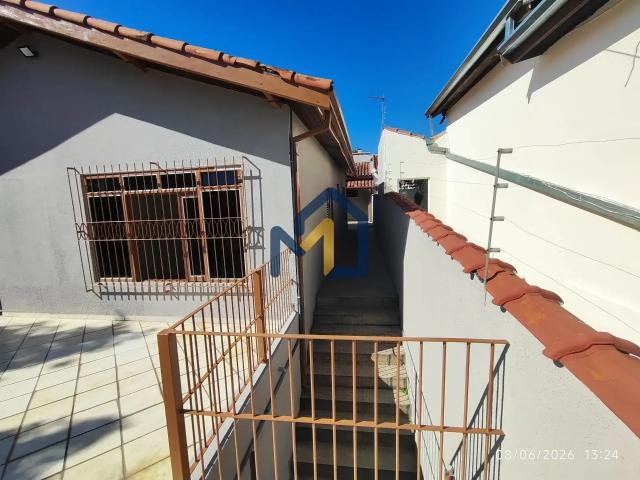 Casa / Sobrado para Locação em São José dos Campos/SP Jardim Portugal 3 Quartos