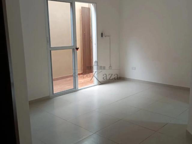 Casa / Sobrado para Locação em São José dos Campos/SP Jardim Portugal 3 Quartos