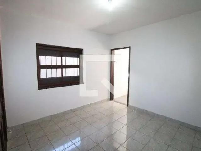 Casa / Sobrado para Locação em São José dos Campos/SP Jardim São Dimas 2 Quartos