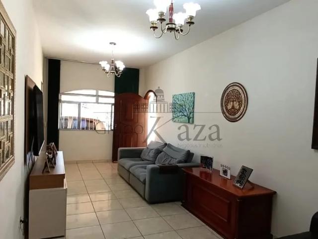 Casa / Sobrado para Locação em São José dos Campos/SP Jardim Satélite 4 Quartos