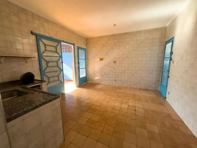 Casa / Sobrado para Locação em São José dos Campos/SP Jardim Satélite 4 Quartos