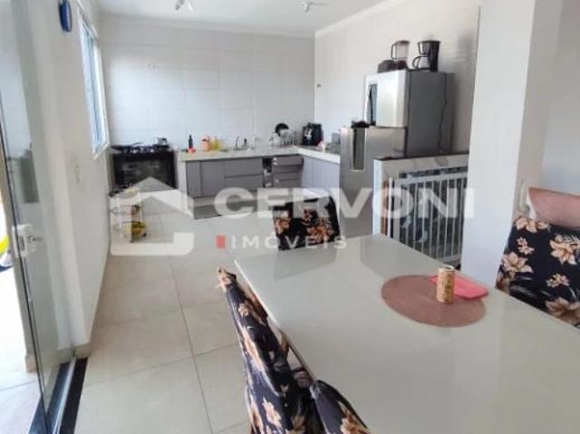 Casa / Sobrado para Locação em São José dos Campos/SP Jardim Satélite 5 Quartos