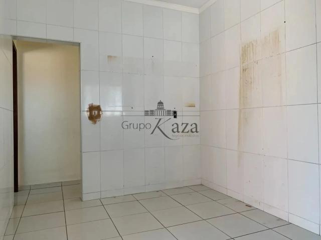 Casa / Sobrado para Locação em São José dos Campos/SP Jardim Satélite 2 Quartos