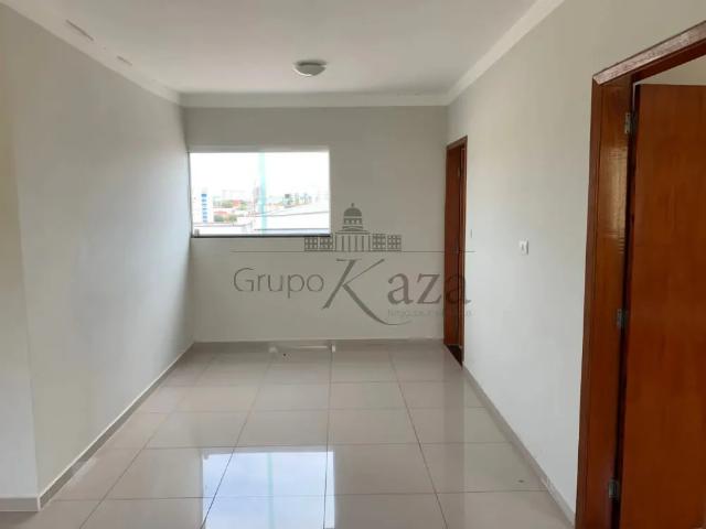 Casa / Sobrado para Locação em São José dos Campos/SP Jardim Satélite 2 Quartos