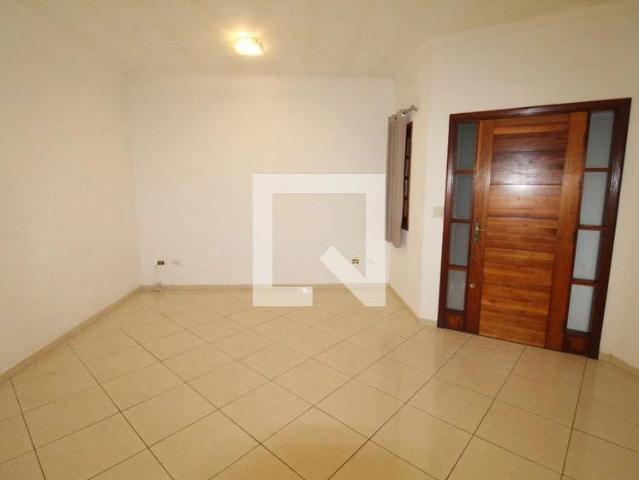 Casa / Sobrado para Locação em São José dos Campos/SP Jardim Satélite 3 Quartos