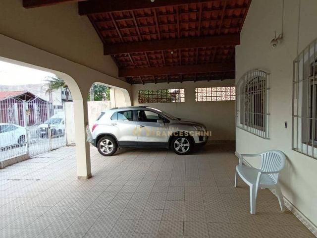 Casa / Sobrado para Locação em São José dos Campos/SP Jardim Satélite 3 Quartos