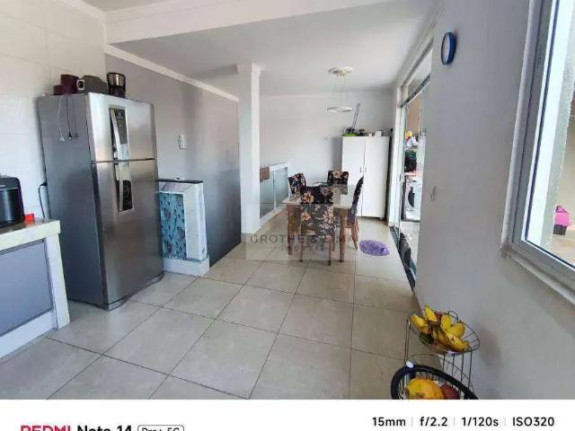Casa / Sobrado para Locação em São José dos Campos/SP Jardim Satélite 3 Quartos