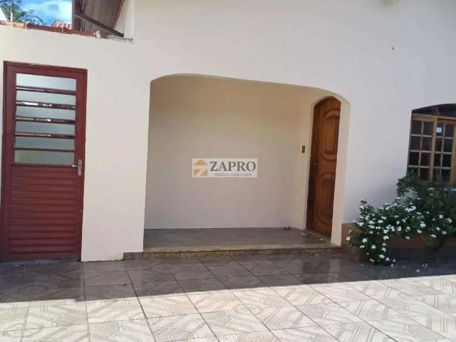 Casa / Sobrado para Locação em São José dos Campos/SP Jardim Satélite 3 Quartos