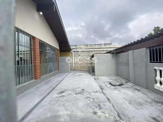 Casa / Sobrado para Locação em São José dos Campos/SP Jardim Satélite 3 Quartos