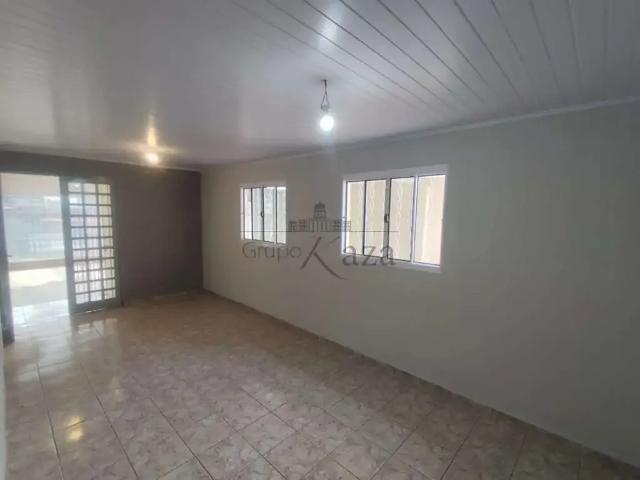 Casa / Sobrado para Locação em São José dos Campos/SP Jardim Satélite 3 Quartos