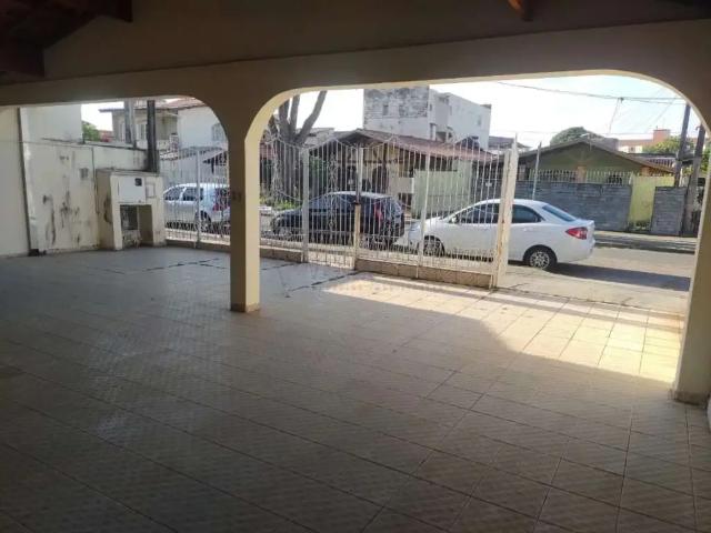 Casa / Sobrado para Locação em São José dos Campos/SP Jardim Satélite 3 Quartos