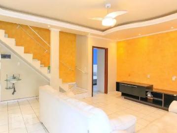 Casa / Sobrado para Locação em São José dos Campos/SP Jardim Satélite 3 Quartos