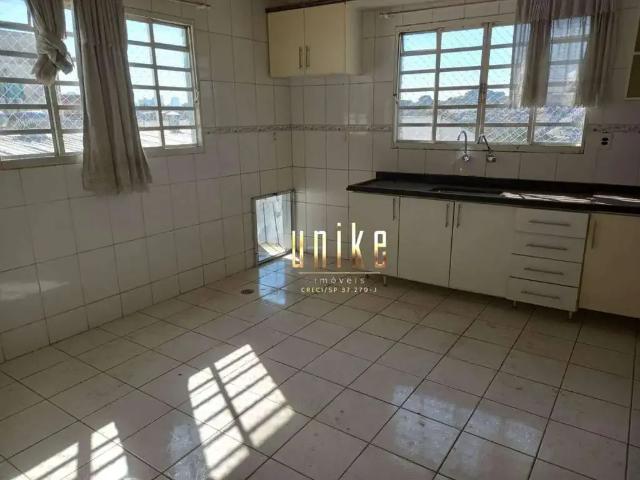 Casa / Sobrado para Locação em São José dos Campos/SP Jardim Satélite 3 Quartos