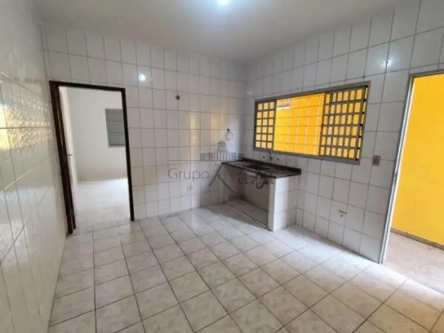 Casa / Sobrado para Locação em São José dos Campos/SP Loteamento Residencial Vista Linda 2 Quartos