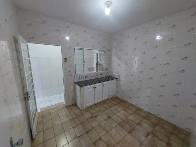 Casa / Sobrado para Locação em São José dos Campos/SP Parque Industrial 4 Quartos