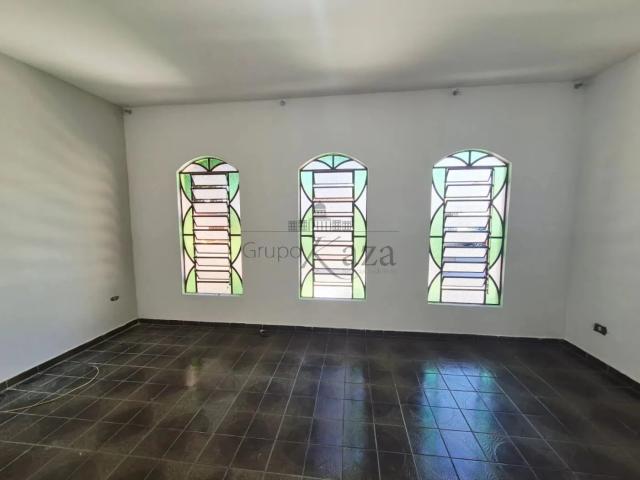 Casa / Sobrado para Locação em São José dos Campos/SP Parque Martim Cererê 2 Quartos