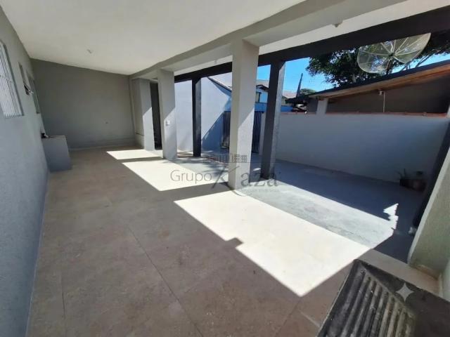 Casa / Sobrado para Locação em São José dos Campos/SP Parque Novo Horizonte 5 Quartos