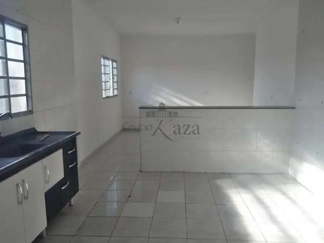 Casa / Sobrado para Locação em São José dos Campos/SP Residencial Gazzo 2 Quartos