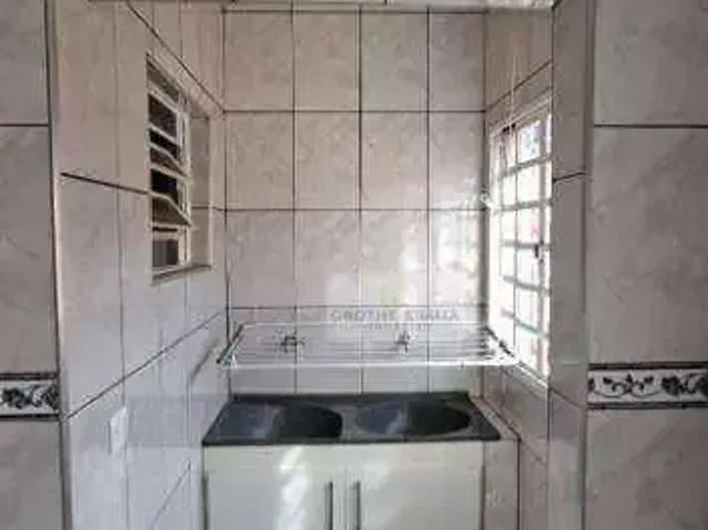 Casa / Sobrado para Locação em São José dos Campos/SP Residencial União 1 Quartos