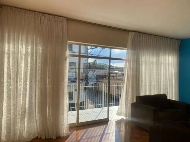 Casa / Sobrado para Locação em São José dos Campos/SP Santana 4 Quartos