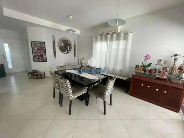Casa / Sobrado para Locação em São José dos Campos/SP Urbanova VI 4 Quartos