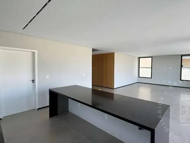 Casa / Sobrado para Locação em São José dos Campos/SP Urbanova 5 Quartos