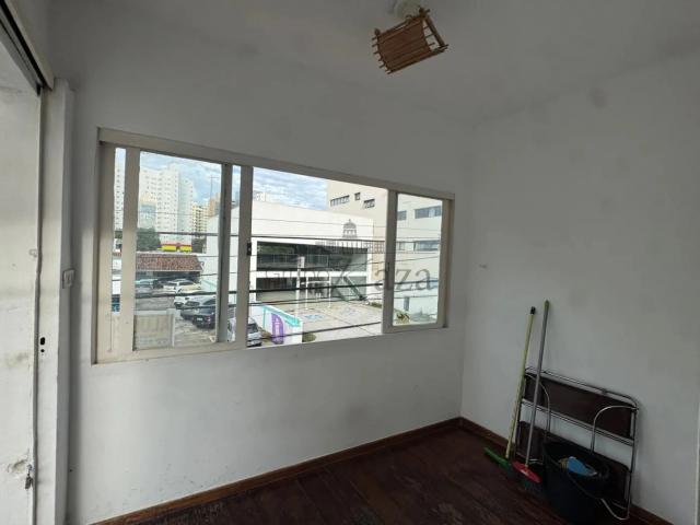 Casa / Sobrado para Locação em São José dos Campos/SP Vila Adyana 2 Quartos