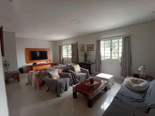 Casa / Sobrado para Locação em São José dos Campos/SP Vila Betânia 14 Quartos