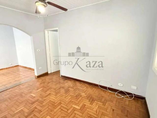 Casa / Sobrado para Locação em São José dos Campos/SP Vila Ema 2 Quartos