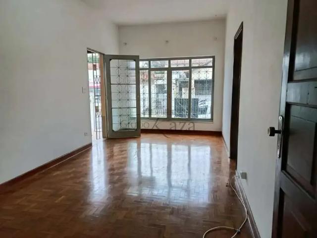Casa / Sobrado para Locação em São José dos Campos/SP Vila Ema 3 Quartos