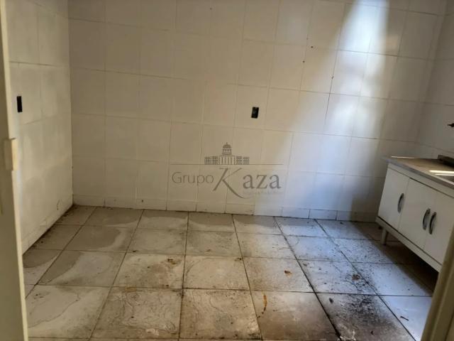 Casa / Sobrado para Locação em São José dos Campos/SP Vila Higienópolis 6 Quartos