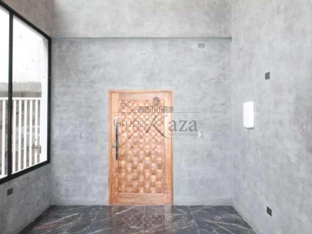 Casa / Sobrado para Locação em São José dos Campos/SP Vila Industrial 5 Quartos