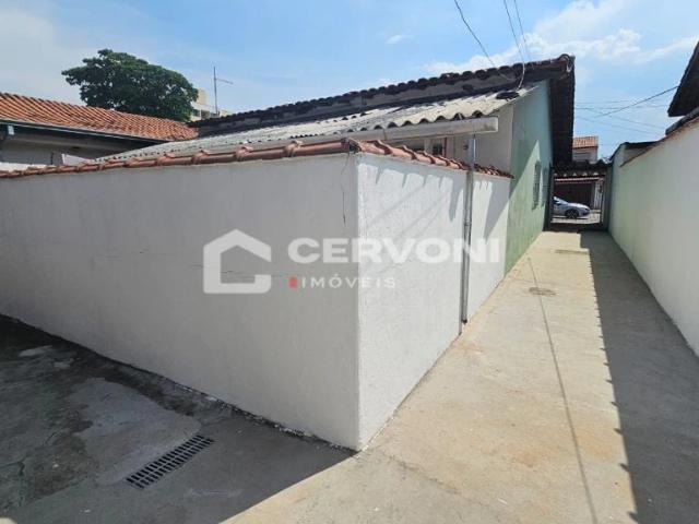 Casa / Sobrado para Locação em São José dos Campos/SP Vila Industrial 1 Quartos