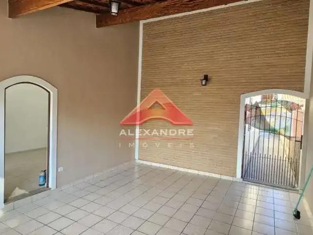 Casa / Sobrado para Locação em São José dos Campos/SP Vila Industrial 3 Quartos