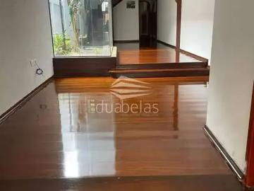 Casa / Sobrado para Locação em São José dos Campos/SP Vila Mascarenhas Ferraz 4 Quartos