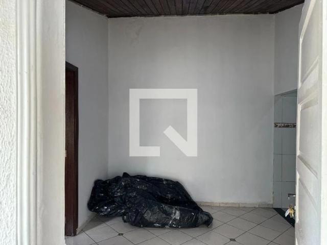 Casa / Sobrado para Locação em São José dos Campos/SP Vila Santa Helena 2 Quartos