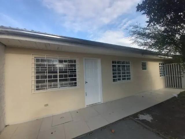 Casa / Sobrado para Locação em São José dos Pinhais/PR Afonso Pena 2 Quartos