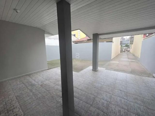 Casa / Sobrado para Locação em São José dos Pinhais/PR Afonso Pena 2 Quartos