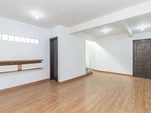 Casa / Sobrado para Locação em São José dos Pinhais/PR Aristocrata 4 Quartos