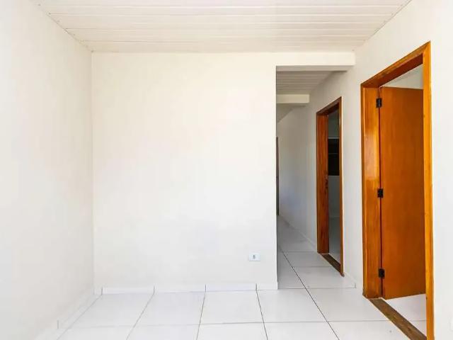 Casa / Sobrado para Locação em São José dos Pinhais/PR Borda do Campo 2 Quartos