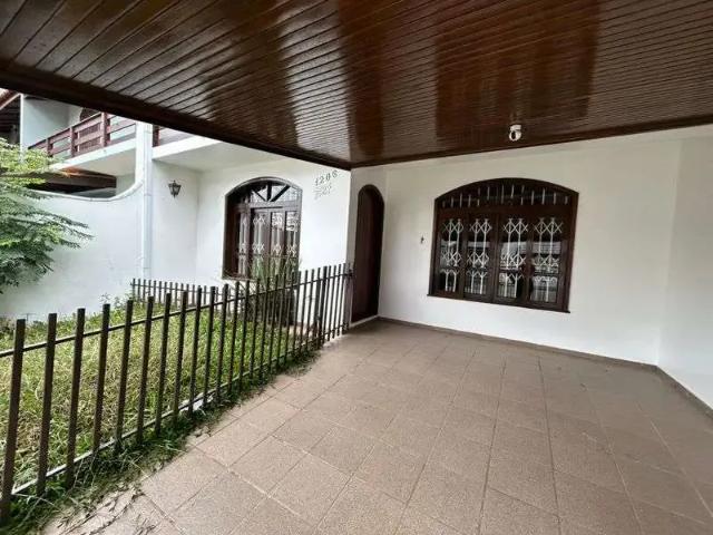 Casa / Sobrado para Locação em São José dos Pinhais/PR Centro 3 Quartos