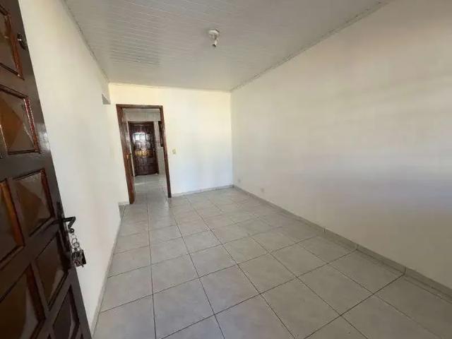Casa / Sobrado para Locação em São José dos Pinhais/PR Costeira 2 Quartos