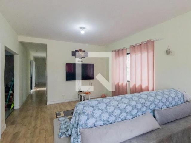 Casa / Sobrado para Locação em São José dos Pinhais/PR Guatupê 3 Quartos