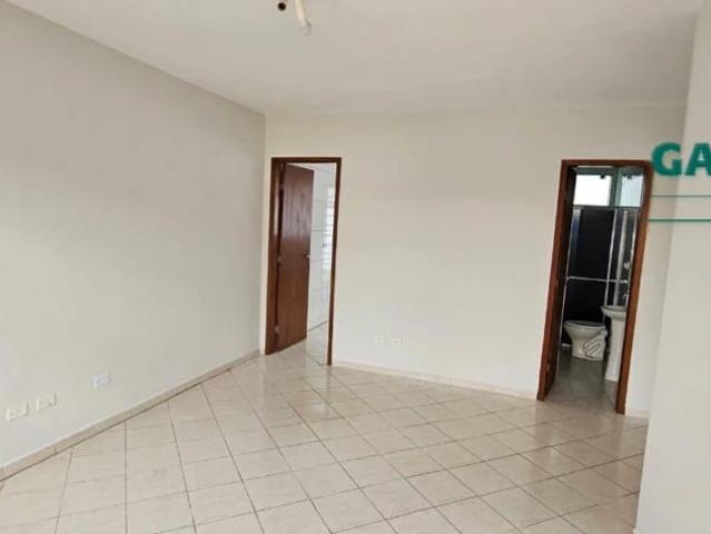 Casa / Sobrado para Locação em São José dos Pinhais/PR Renault 2 Quartos