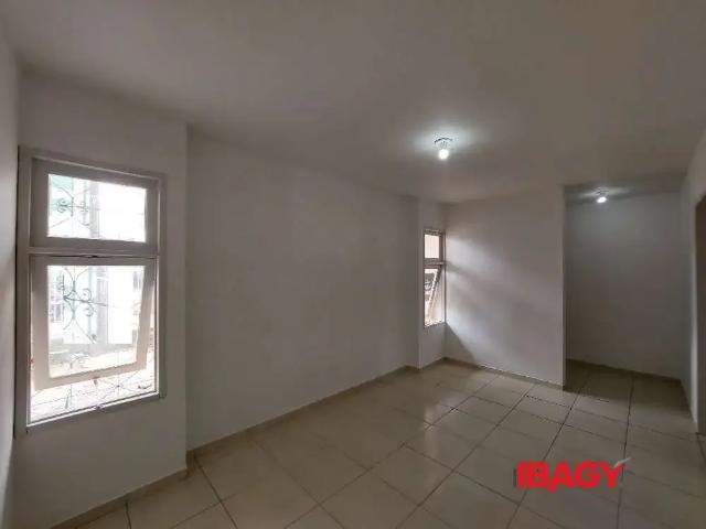Casa / Sobrado para Locação em São José/SC Areias 3 Quartos
