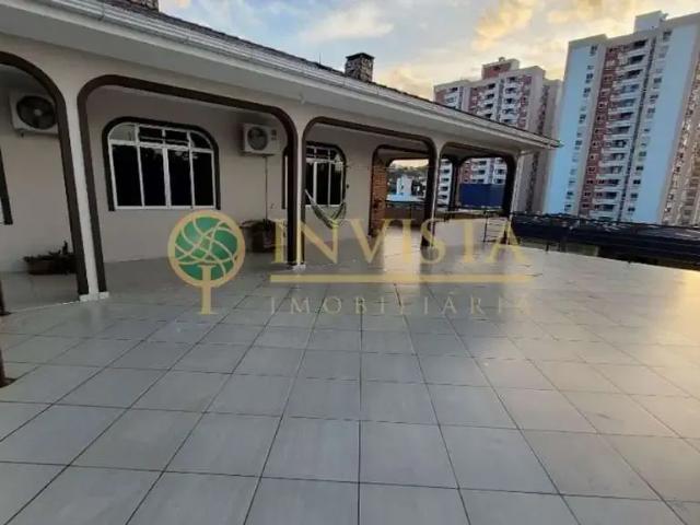 Casa / Sobrado para Locação em São José/SC Barreiros 3 Quartos