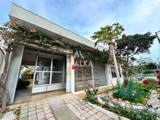 Casa / Sobrado para Locação em São José/SC Barreiros 3 Quartos