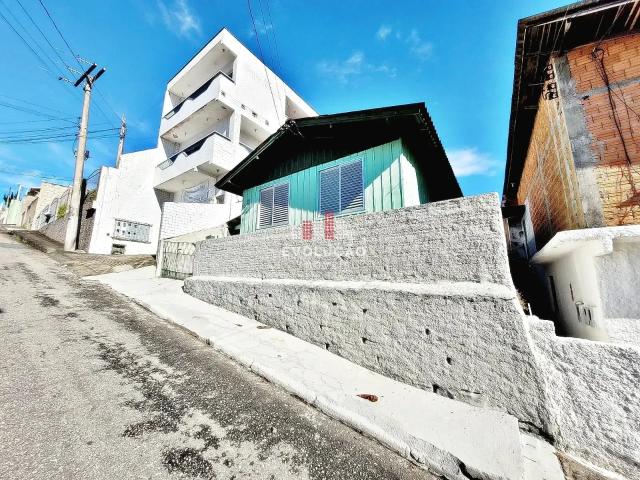 Casa / Sobrado para Locação em São José/SC Barreiros 3 Quartos