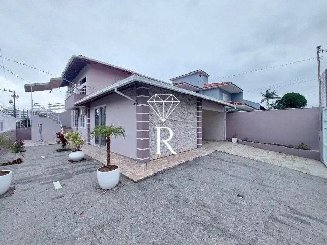 Casa / Sobrado para Locação em São José/SC Barreiros 3 Quartos