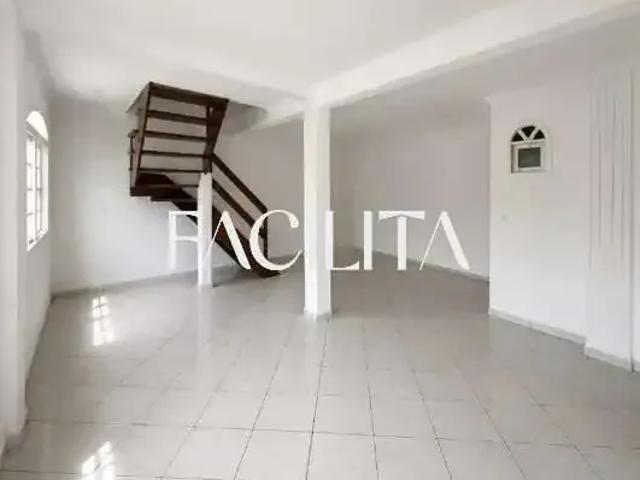 Casa / Sobrado para Locação em São José/SC Barreiros 3 Quartos